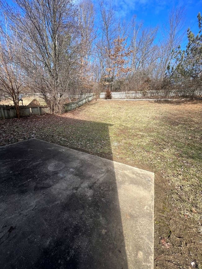 Building Photo - 4913-4915-4915 Kirk Hill Rd