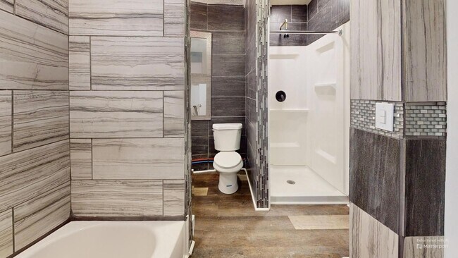 Building Photo - Clark / Fulton Area - 4 Bedrooms - Single ...