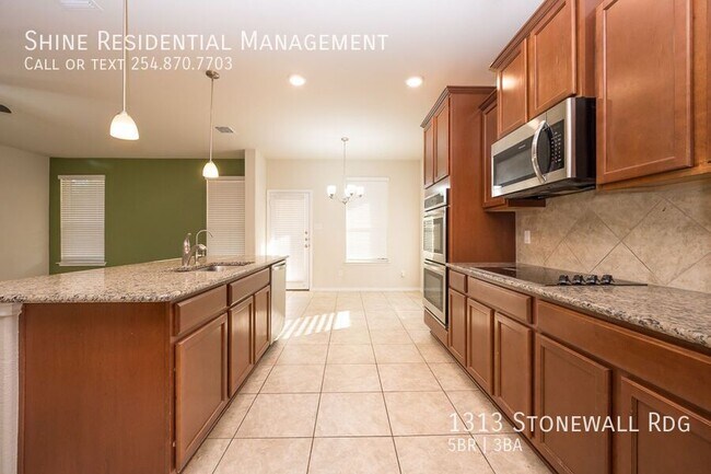 Building Photo - 1313 Stonewall Ridge