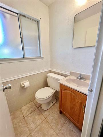 Building Photo - 2121 Travis Dr