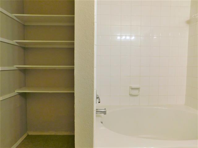 Building Photo - 2408 Rolling Ridge Dr