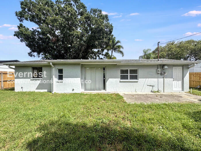 Building Photo - 3509 Kingsbury Dr