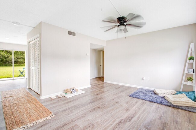 Interior Photo - The Henry Apartments | 1 & 2 Bedroom Apartments in Plant City, FL