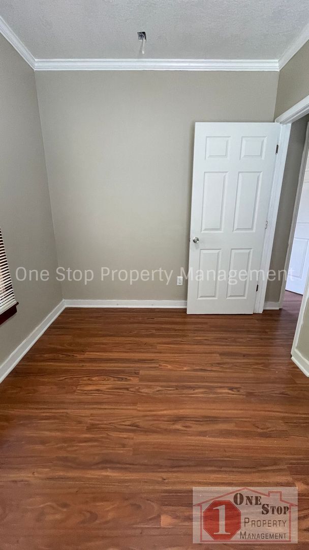 Building Photo - Beautiful 3 Bedroom 1 Bathroom Home in Kan...
