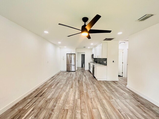 Building Photo - 3663 Laurette Ln