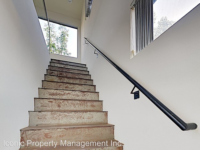 Building Photo - 1945 B St