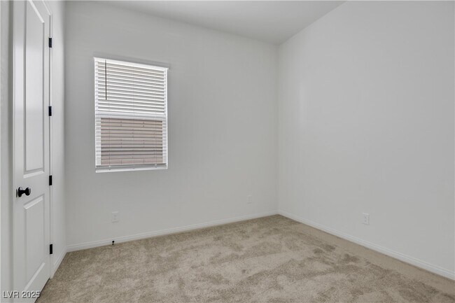Building Photo - 1570 Rock Kestrel St