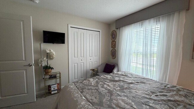 Building Photo - Beautiful 3 bed 2 bath Home - Unfurnished