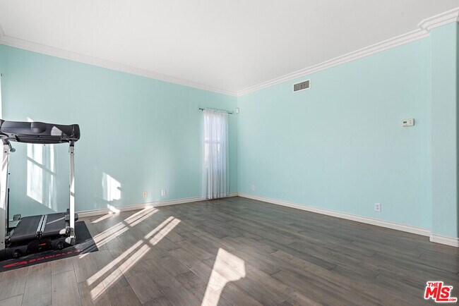 Building Photo - 24310 Belford Ct