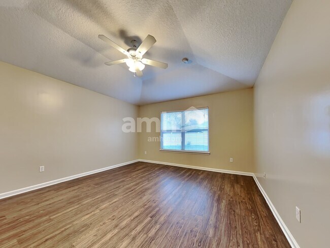 Building Photo - 3337 Horseshoe Trail Dr
