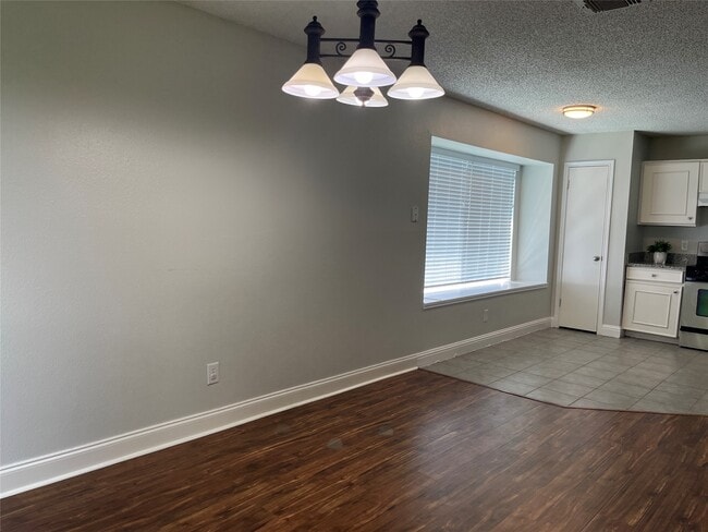 Building Photo - 2703 Hot Springs Dr