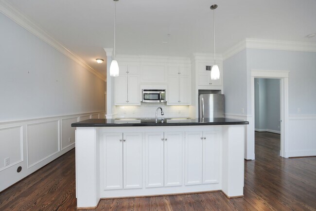 Building Photo - 2802 Morrison St