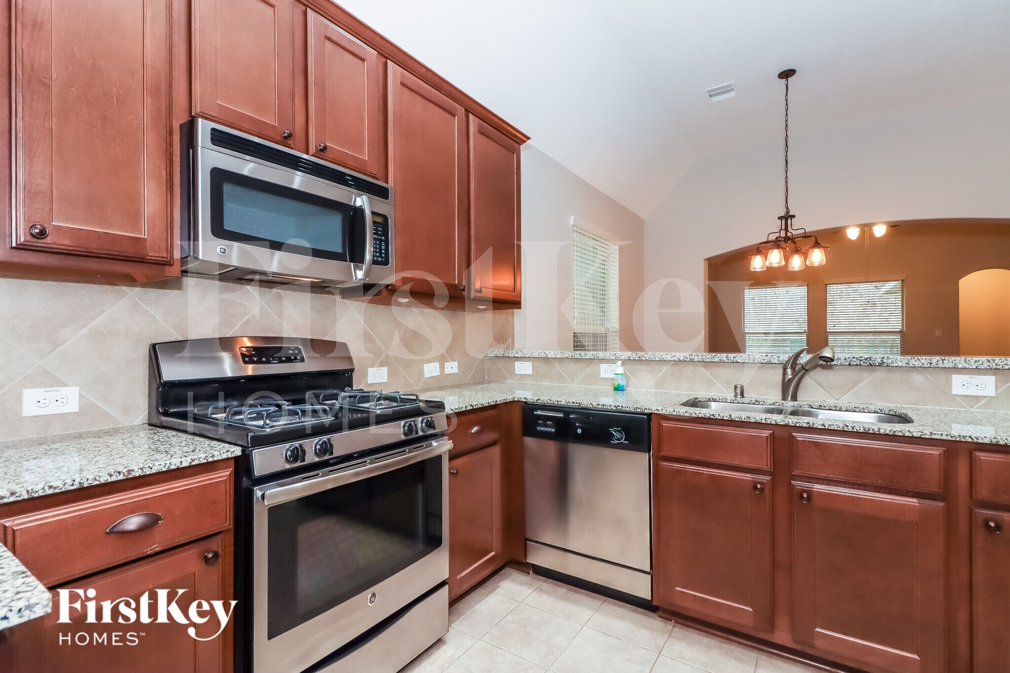 Building Photo - 16342 River Wood Ct