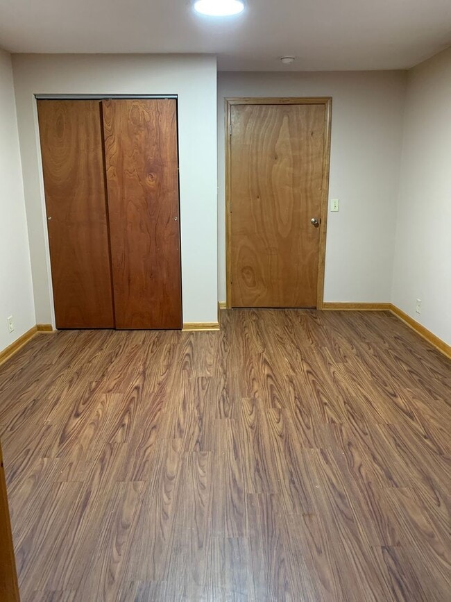 Building Photo - 2 bedroom 1 bath house by City Park