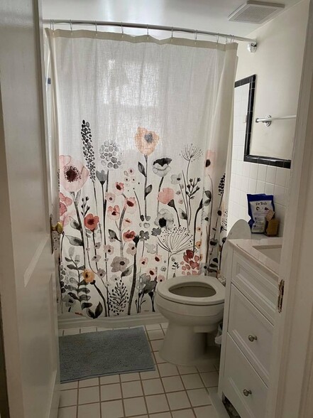 Bath - 104 Stewart Ave