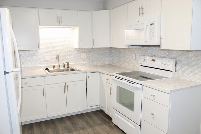 Building Photo - 178 175th Ave E