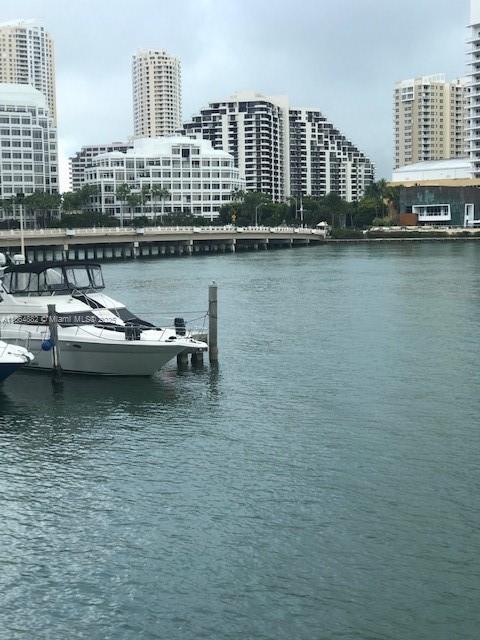 Building Photo - 801 Brickell Bay Dr