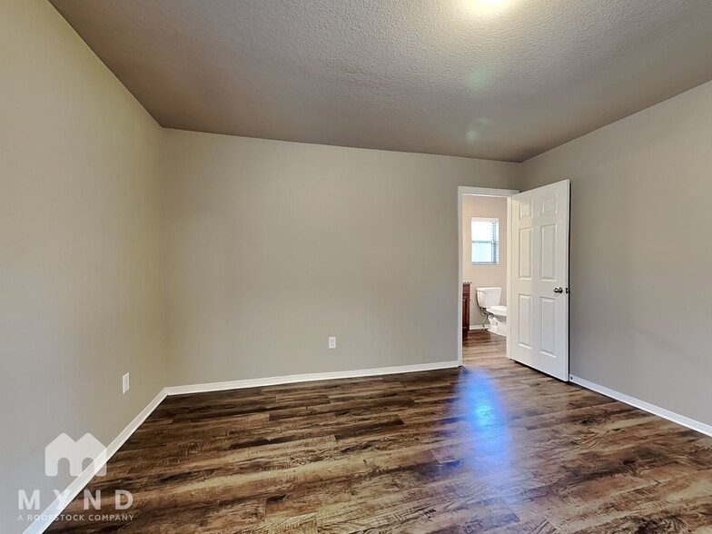 Building Photo - 407 Westwood Dr