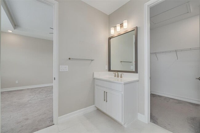Building Photo - 5005 San Martino Dr