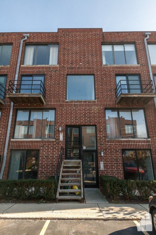 Building Photo - 944 W Grace St