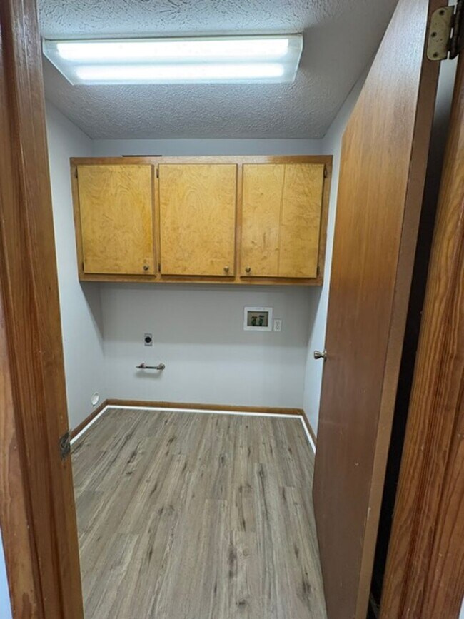 Building Photo - 40 Yarber St