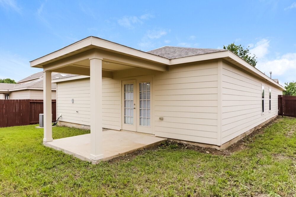 Building Photo - 10041 Silent Hollow Dr
