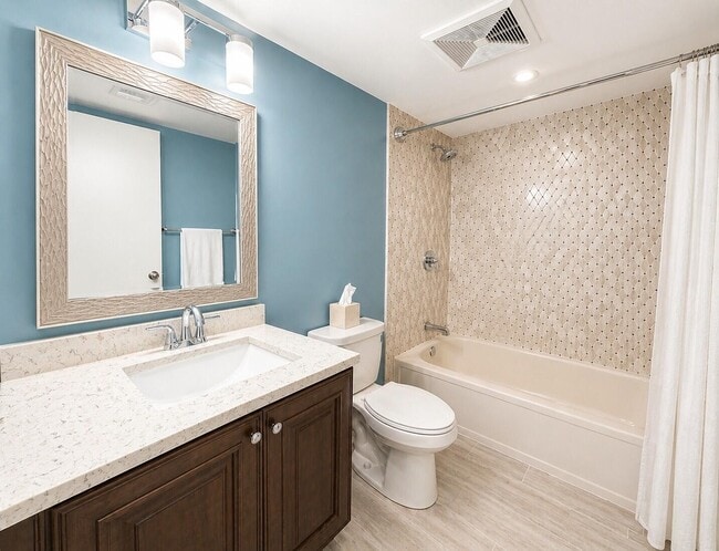 Building Photo - 370 NW 76th Ave