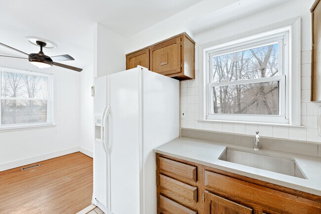 Building Photo - 12450 Knights Rd