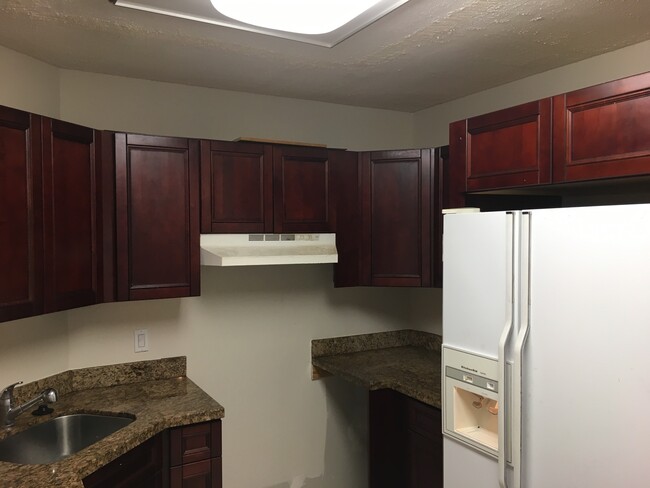 Building Photo - 1 Bedroom Condominium - Spring Creek - Sun...