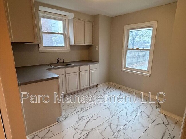 Building Photo - 16529 Pinehurst St