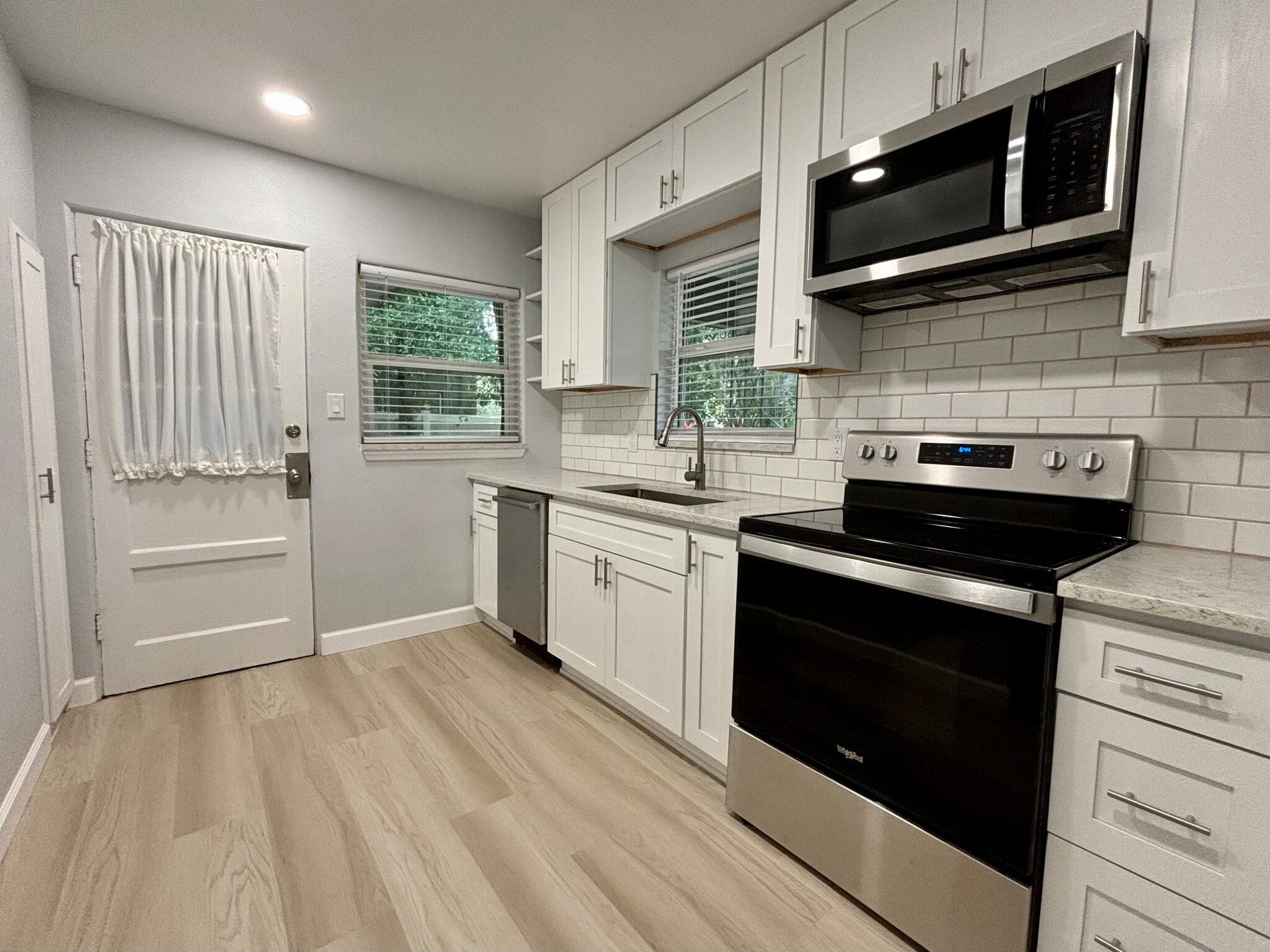 Building Photo - 718 E South St