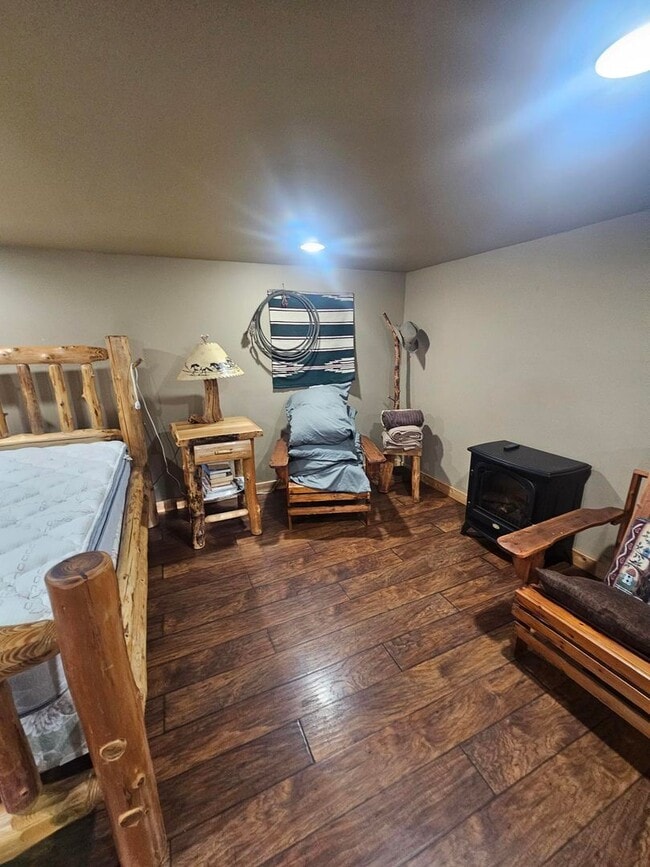 Building Photo - Furnished Studio