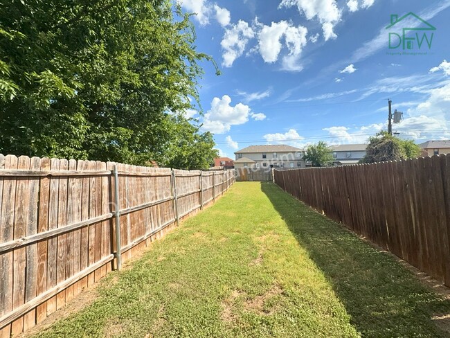 Building Photo - Charming 2-Bed, 2-Story Townhome for Lease in Killeen