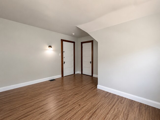 Building Photo - 375 Probasco St