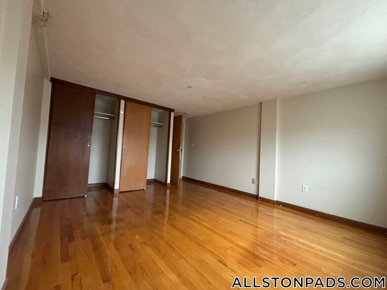 Building Photo - 1110 Commonwealth Ave