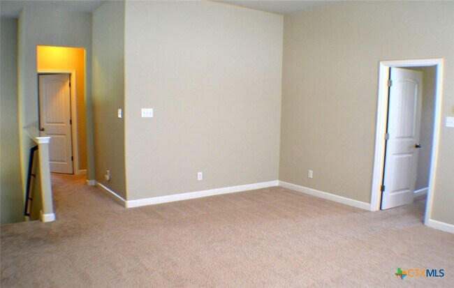 Building Photo - 3127 Pinecone Cove