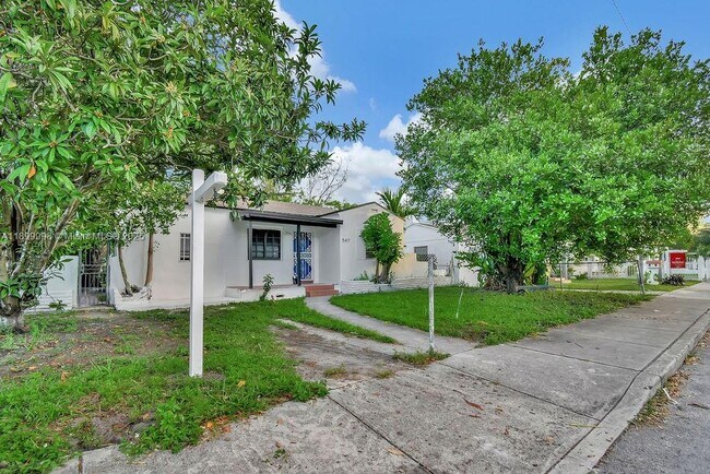 Building Photo - 547 NW 49th St