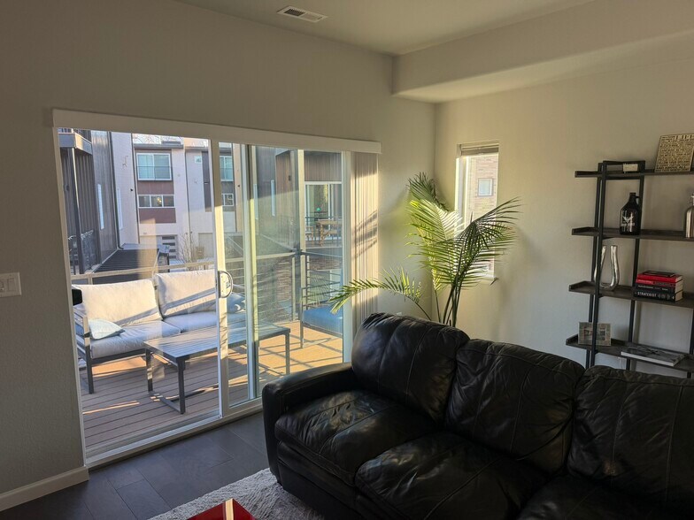 Building Photo - 1746 Creek Edge Vw