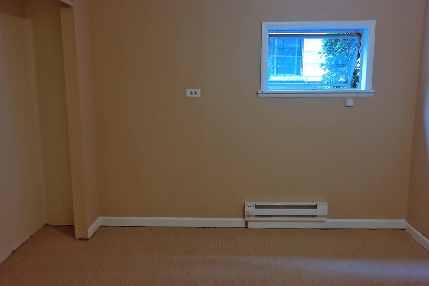1st Bedroom - 3913 Densmore Ave N