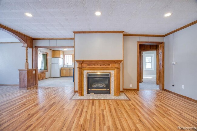 Building Photo - 321 Longspur Ln