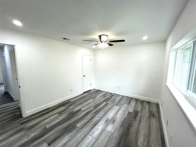 Building Photo - 24135 Tayloe House Ln