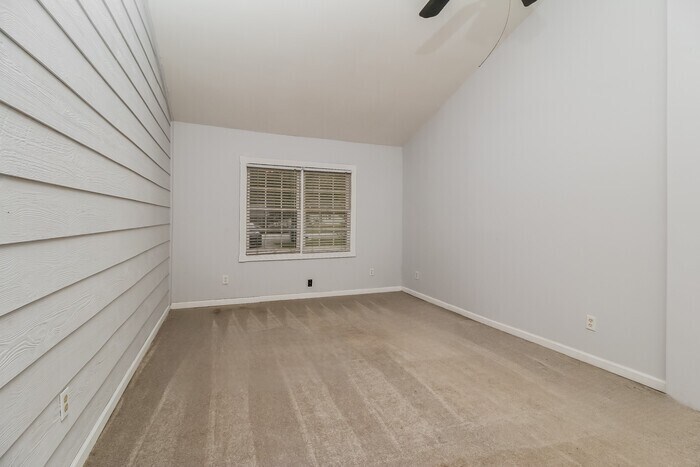 Building Photo - 361 Morris Dr SE