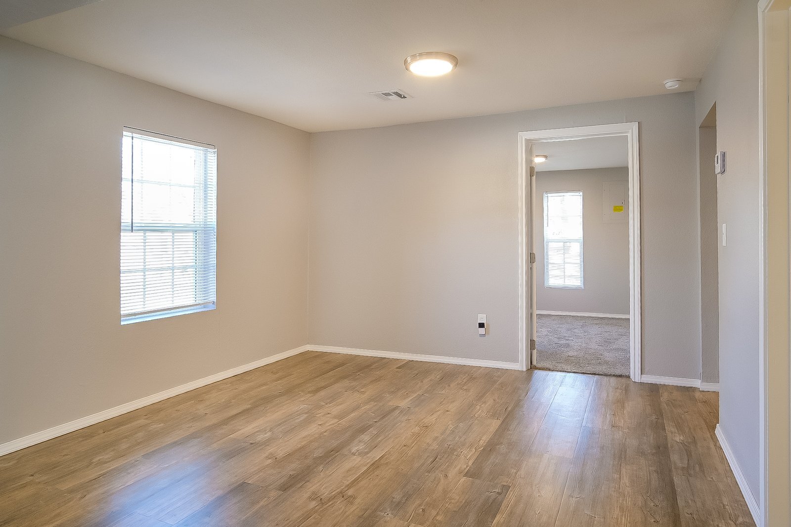 Building Photo - 1621 S Park St