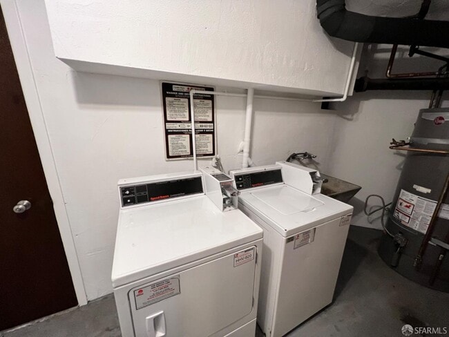 Building Photo - 2221 Gough St