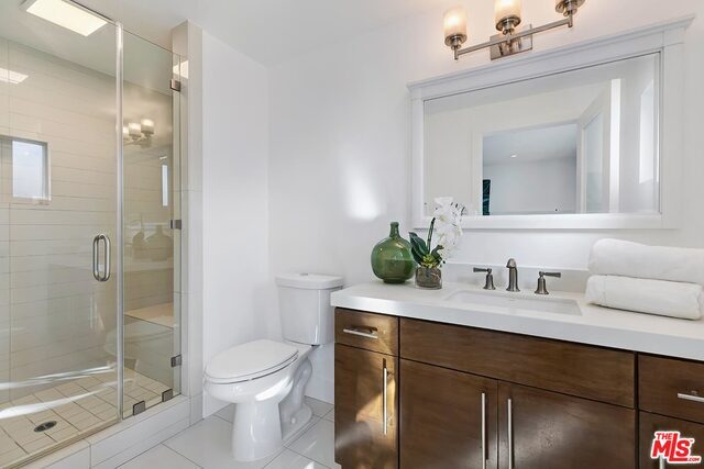 Building Photo - 1610 S Hayworth Ave