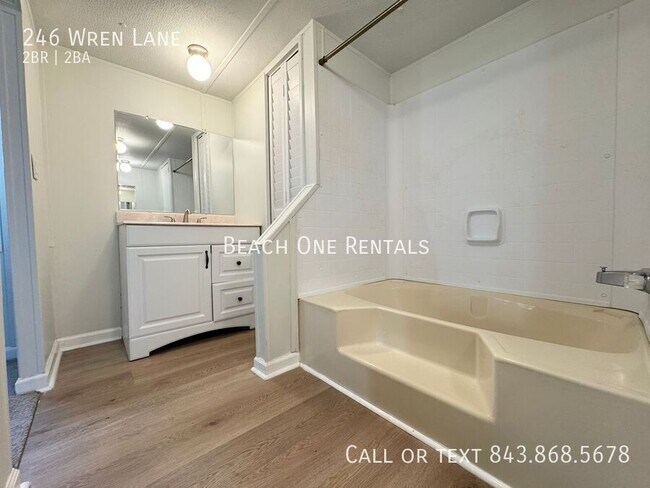 Building Photo - 246 Wren Ln