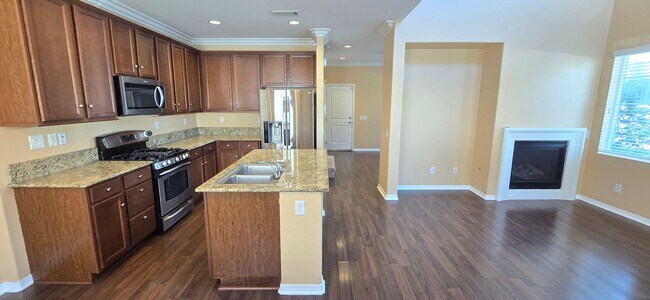Building Photo - Beautifully maintained 2-bedroom, 2.5-bath with Loft • 1,504 sqft & 2-car garage.