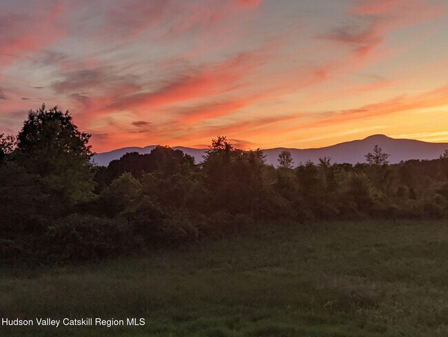 Building Photo - 29 Le Grand Ave