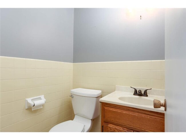 Building Photo - 8324 29th Ave N