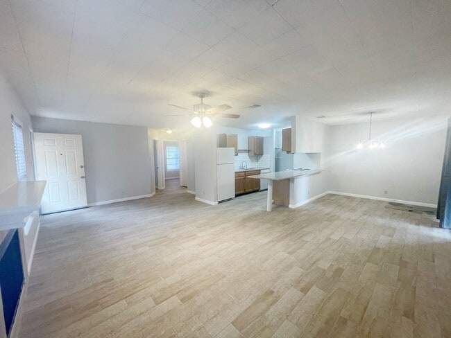Building Photo - 11719 Country Springs St